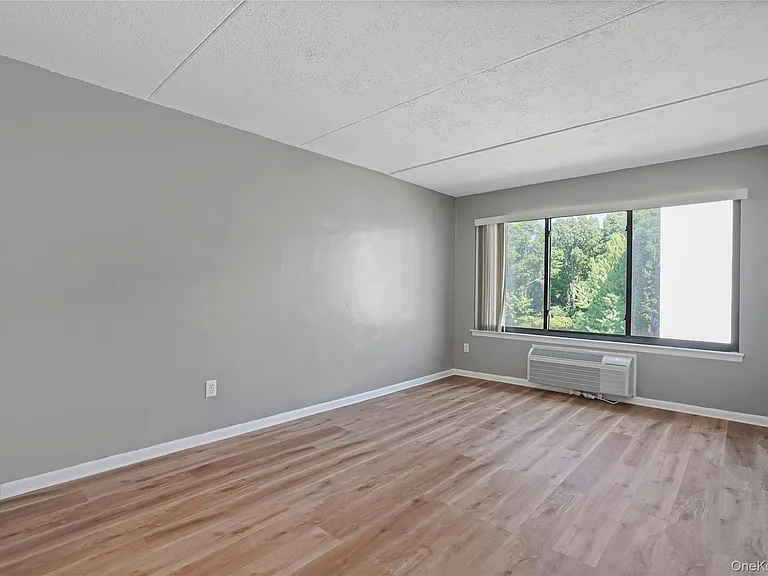 200 High Point Dr #6 PENTHOUSE — Photo 20