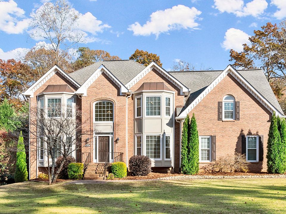 East Cobb Beauty on Culdesac Street!