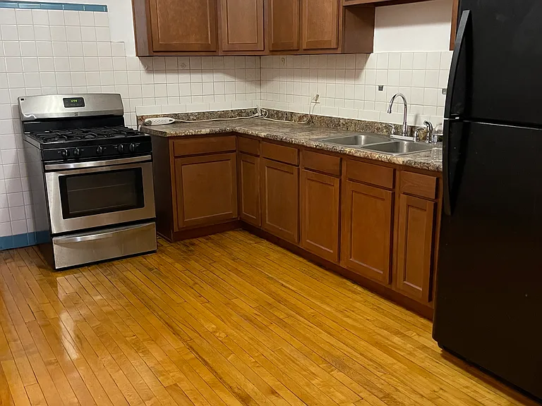 1032 N Trumbull Ave — Photo 10
