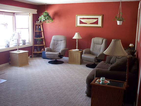 1ST FLOOR LIVING ROOM