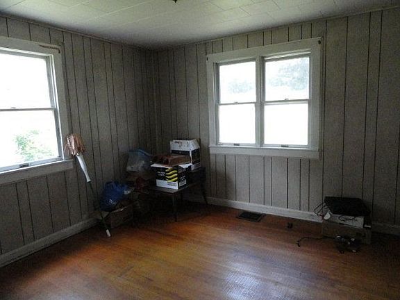 4th image of 6025 Lee Hwy