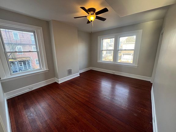 3rd image of 800 N Franklin St APT 2