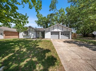 16302 Summer Wind Dr, Houston, TX 77090