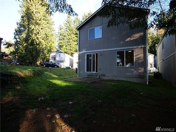 2nd image of 1983 NE Green Glen Ln