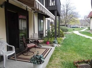 5 Loudon Dr, Fishkill, NY 12524