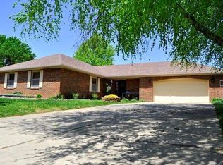 1613 Northwood St, Bolivar, MO 65613