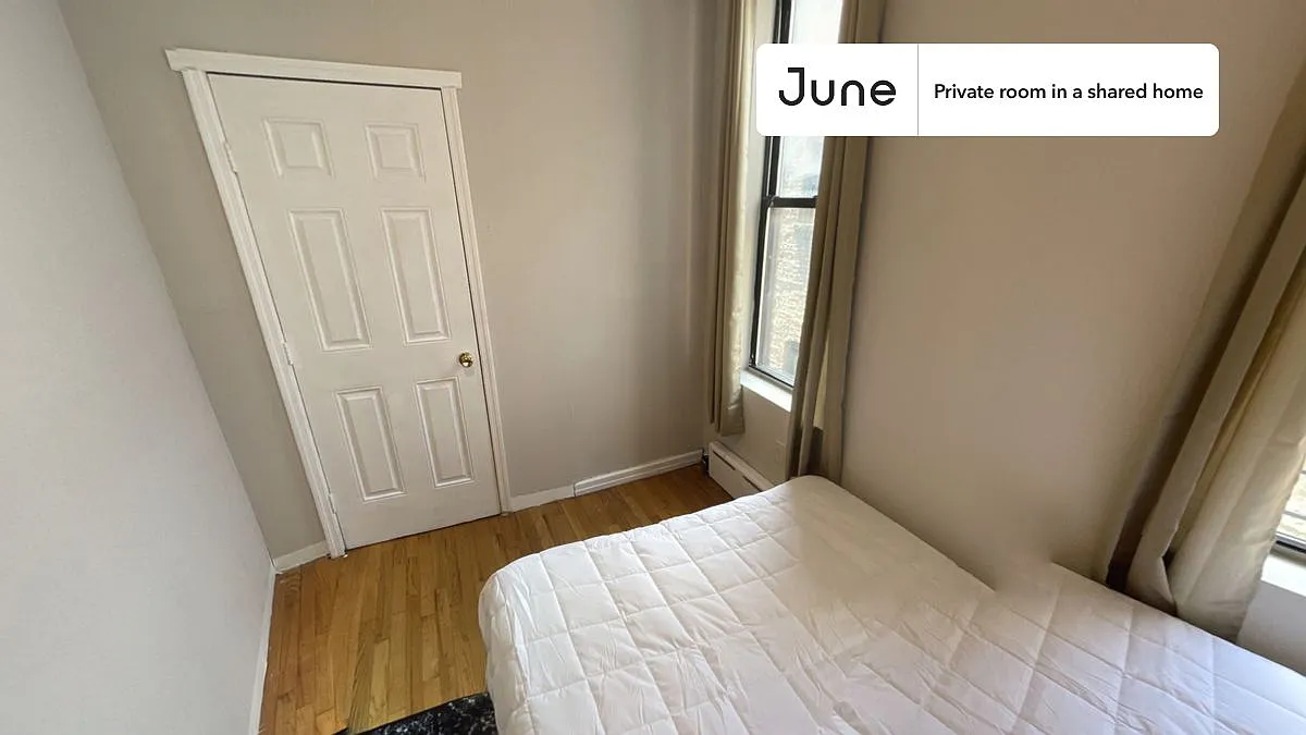 Full bedroom in 3 bed/1 bath home in Upper West Side #757 B — Photo 2