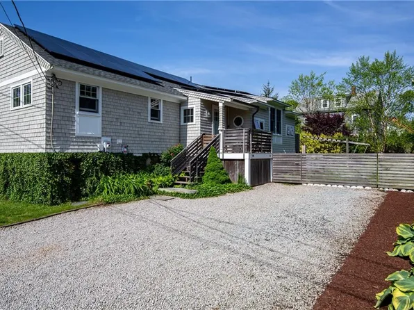 151 Ellery Ave, Middletown, RI 02842