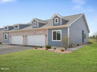 3995 Shoeger Dr, Yorkville, IL 60560