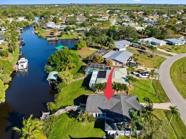 643 SE Harborview Dr, Port Saint Lucie, FL 34983