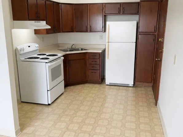 Fox Point Square Apartments - 945, 945 Fox Point Sq APT 5, Neenah, WI 54956