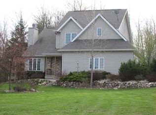 S3597 Pine Knoll Ct, Baraboo, WI 53913