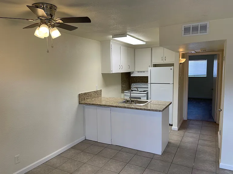 2067 E Shaw Ave #A TO P — Photo 7