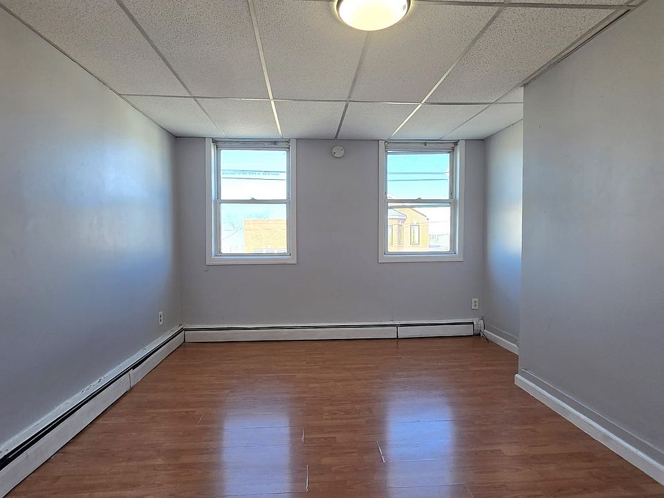 2nd image of 422 Liberty Ave #L2