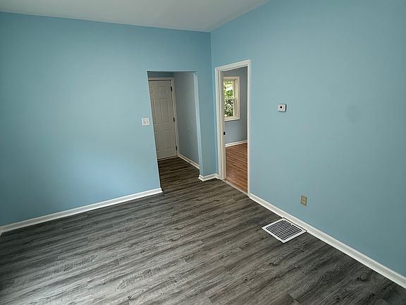 3rd image of 963 Lane St