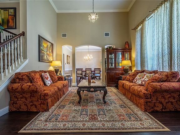 5th image of 9720 Capilano Dr