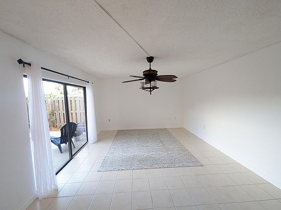 5th image of 3211 E Gardens Drive E #C
