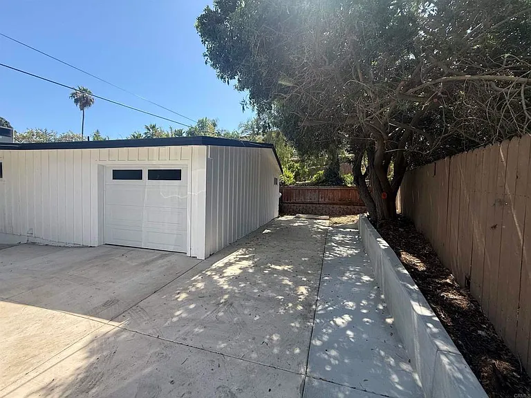 4397 Cartagena Dr — Photo 23