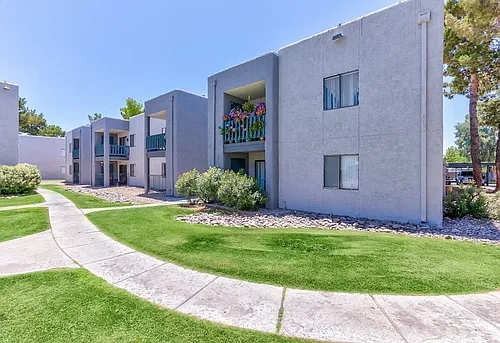 The Falls Apts Photo 1