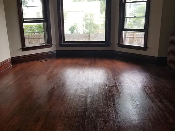 2nd image of 820 W 5th St