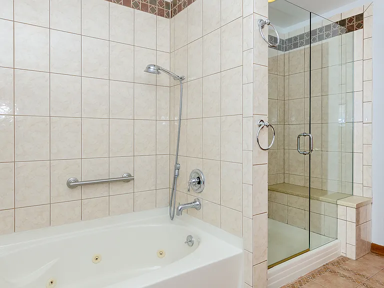 1033 Hayes Ave — Photo 26