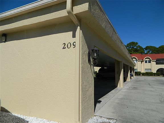 5th image of 209 Rubens Dr APT A