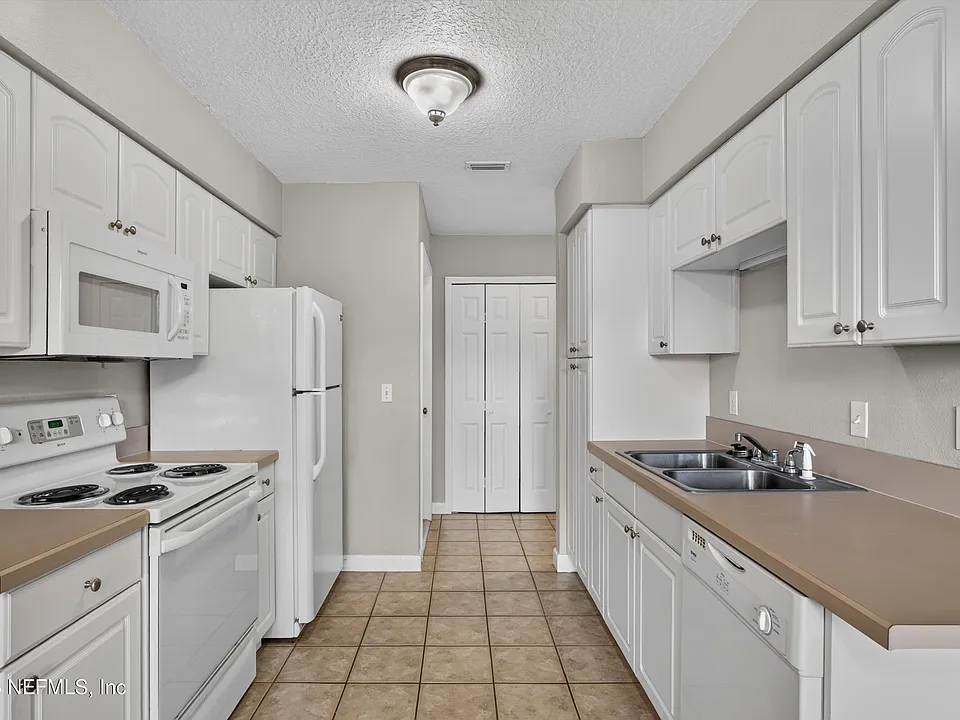 1800 Park Ave #358