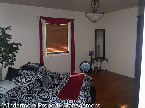 3rd image of 515 Clay St