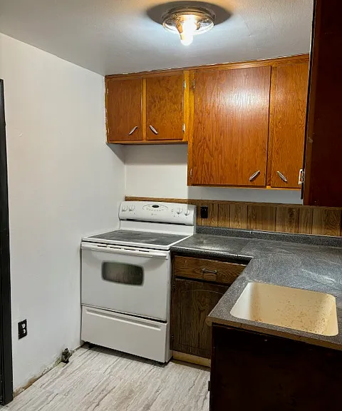 215 N Oak St #2 — Photo 1