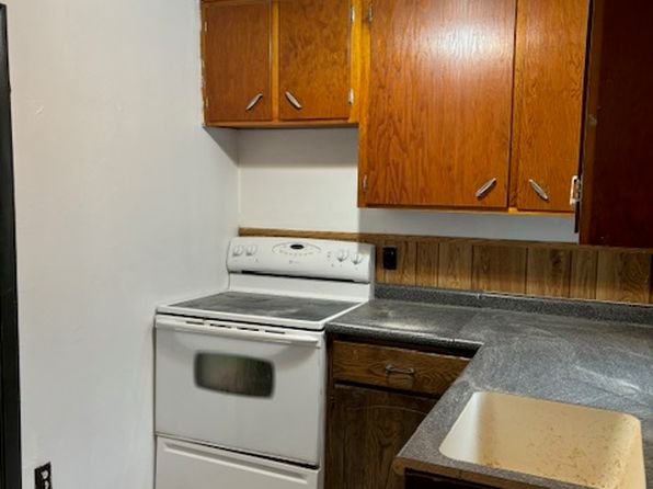 215 N Oak St #2