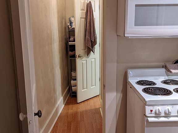 5th image of 5425 Baywood St #6