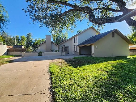 2nd image of 34 Thornhill Trl