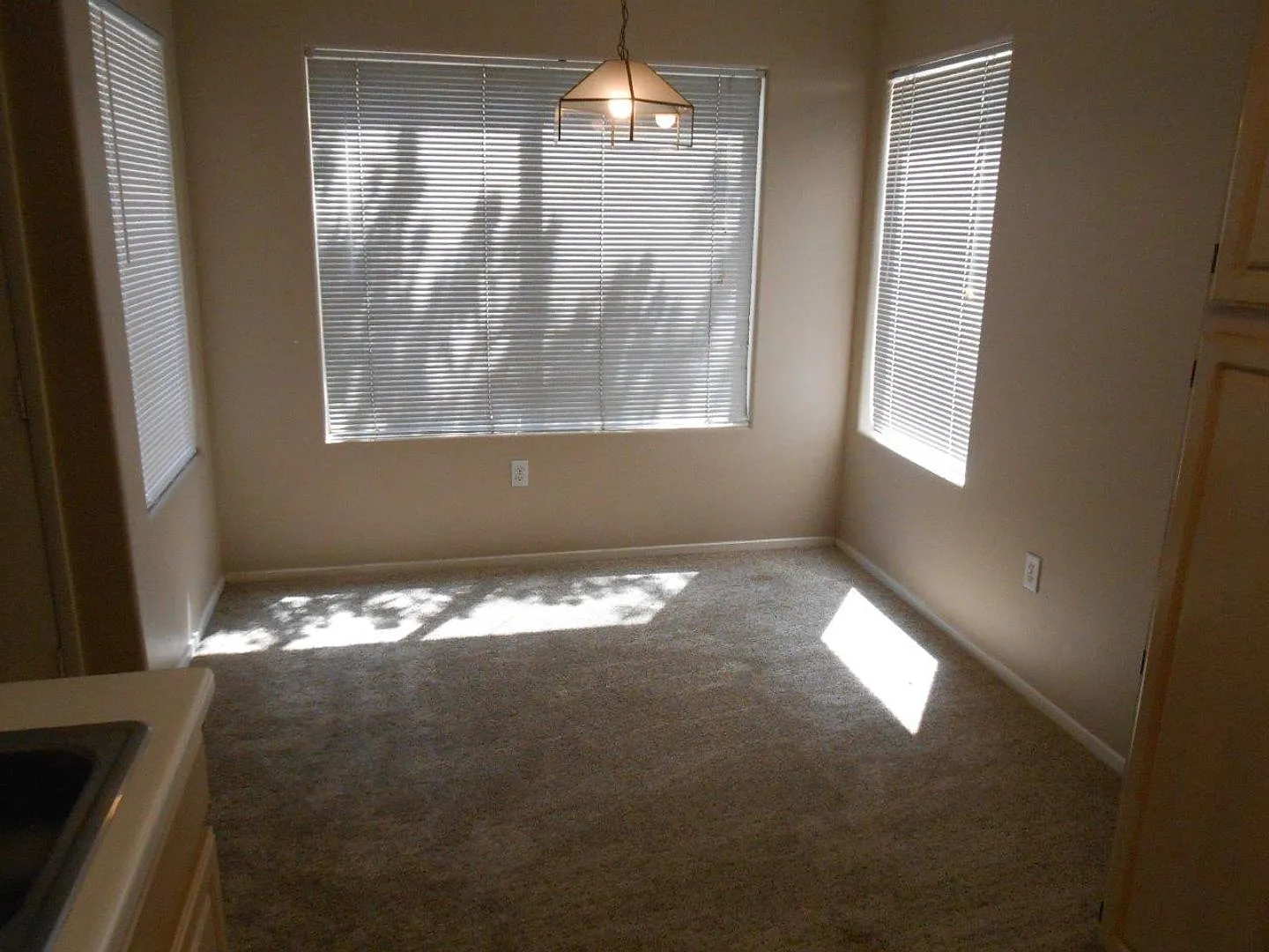 Spacious 2 Bedroom Condo in Gated Community — Photo 4