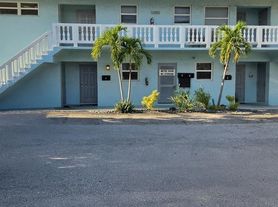 1001 SE 3rd St, Deerfield Beach, FL