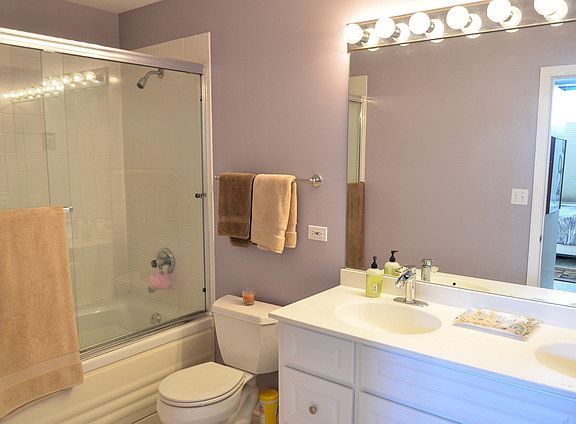 3rd image of 1635 W Belmont Ave APT 416