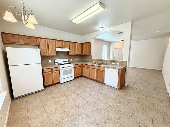 5th image of 2406 Allred Dr APT A