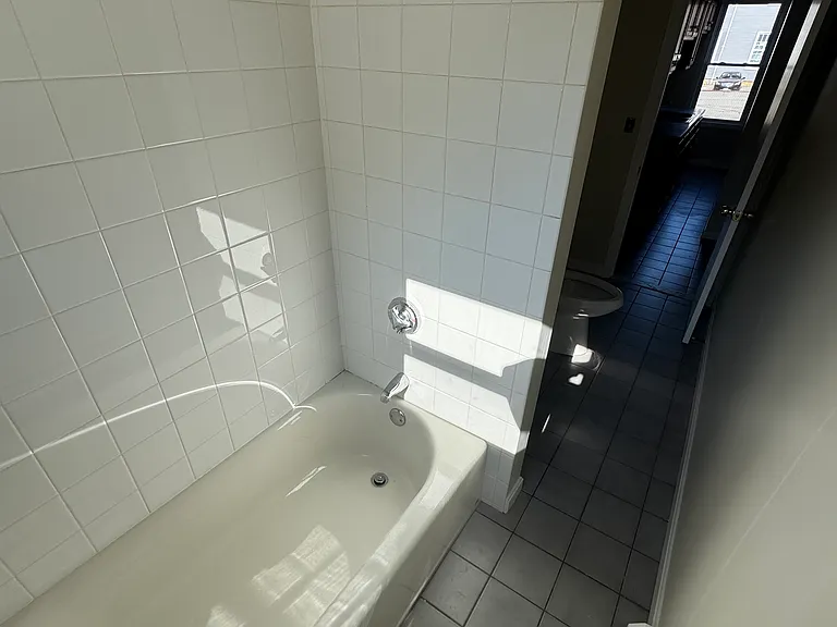 225-227 Orange St #1 — Photo 6