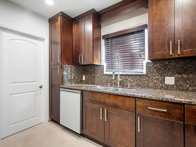 1515 Glenwood Rd — Photo 12
