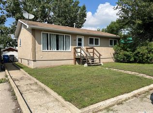 229 4th Ave E, Gravelbourg, SK S0H2K0