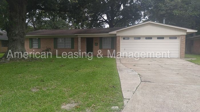 1st image of 2055 Longfellow Dr
