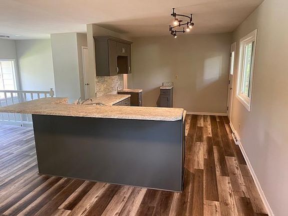 5th image of 120 Crestmont Dr