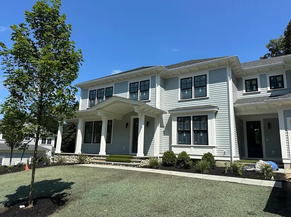 14 Bird Hill Ave, Wellesley, MA 02481