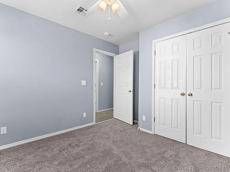1449 S Oak Ave — Photo 13