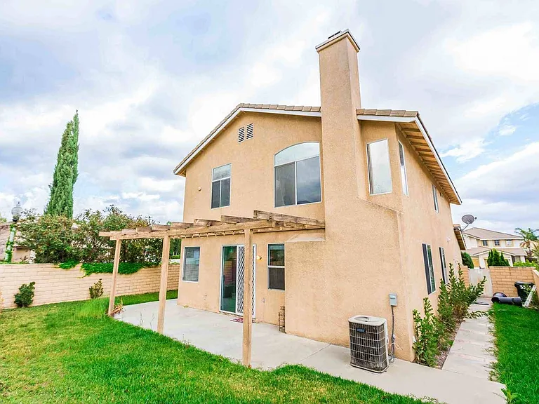 5554 Pheasant Dr — Photo 14