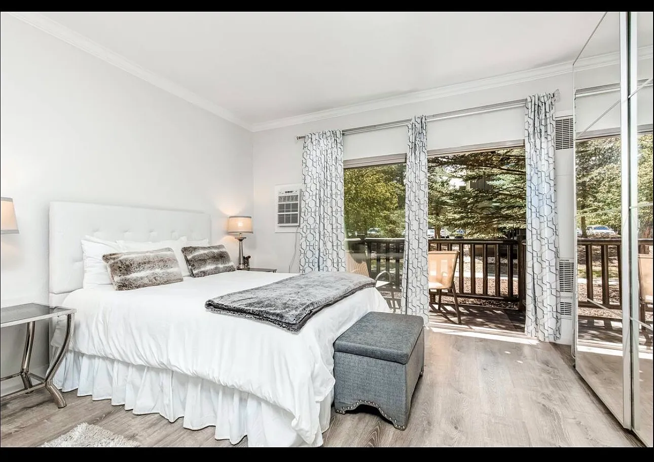 Studio, 431 sqft, $2,400 — Photo 3