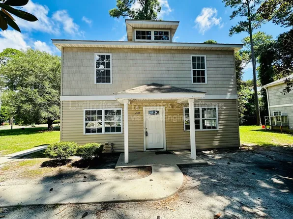 3909 Wilshire Blvd, Wilmington, NC 28403