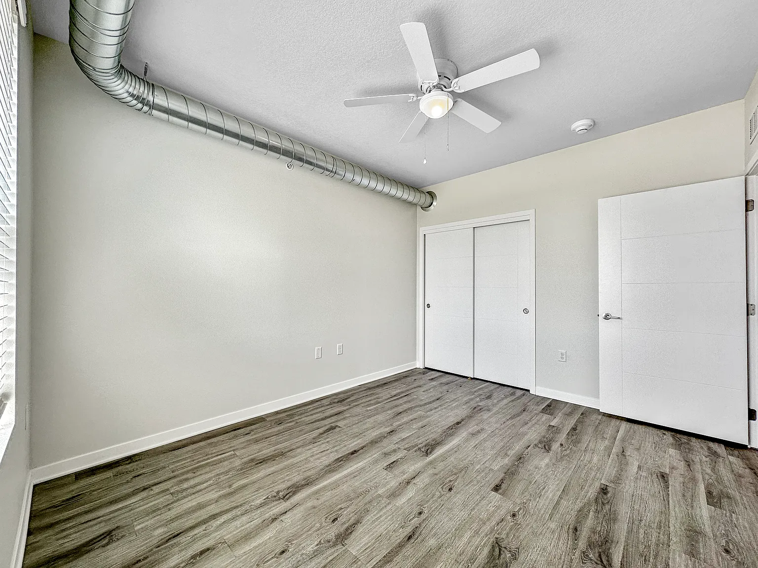 3 bed, 1383 sqft, $1,629 — Photo 2