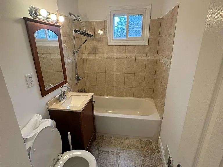 51 Kenwood Ter — Photo 10