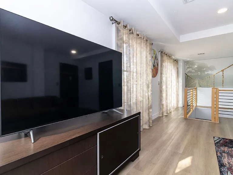 2381 Ocean Ave #7 — Photo 17