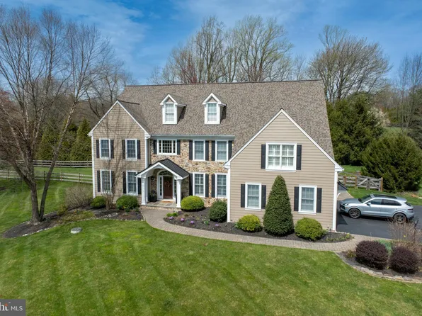 5 Rockford Crossing Dr, Kennett Square, PA 19348